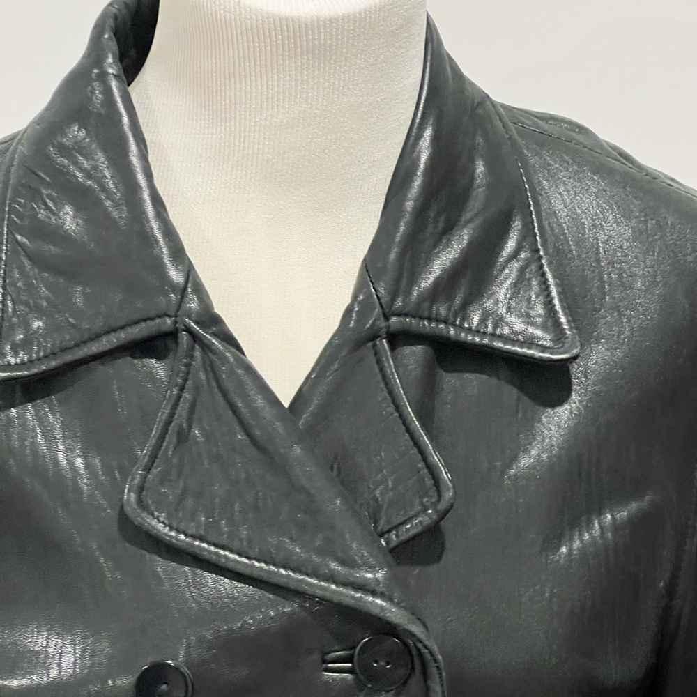 Vintage Sleek Black Leather Jacket - Picture 5 of 9